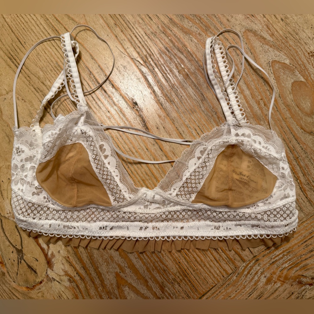WORN ONCE for wedding - For Love & Lemons 🍋 White Lace Bralette with Nude Lining